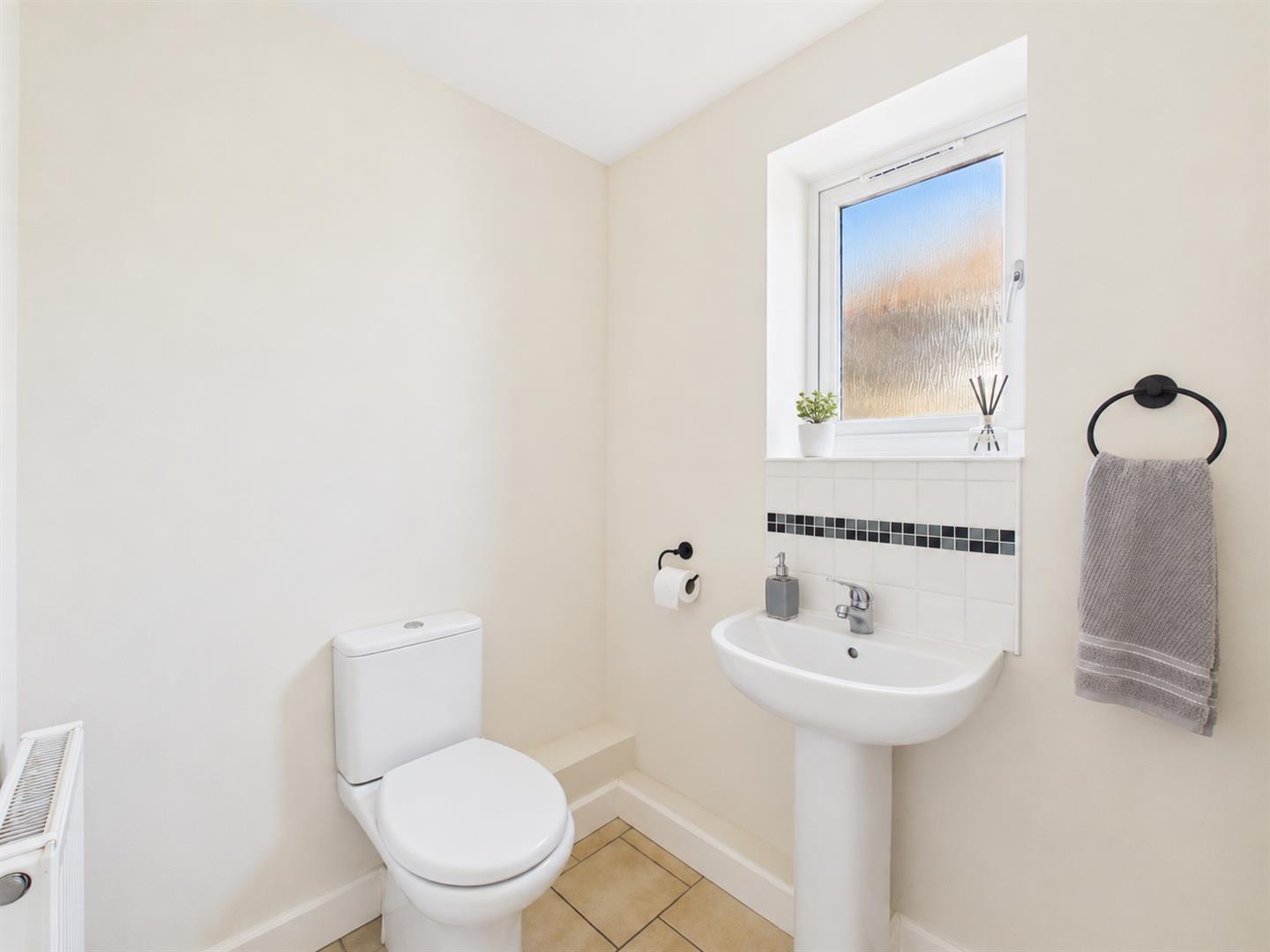 Dogberry Rhewl, Oswestry, SY10 7AS For Sale